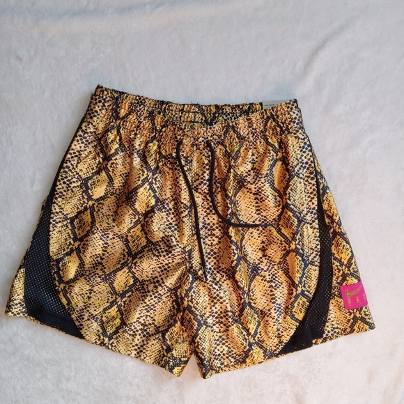 Nike Pants - Nike NWT Black & Gold Snake Skin Print "FLY" Dri-Fit Basketball Shorts size S